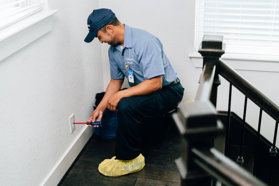 Electrical Outlet Replacement in Bentonville, AR